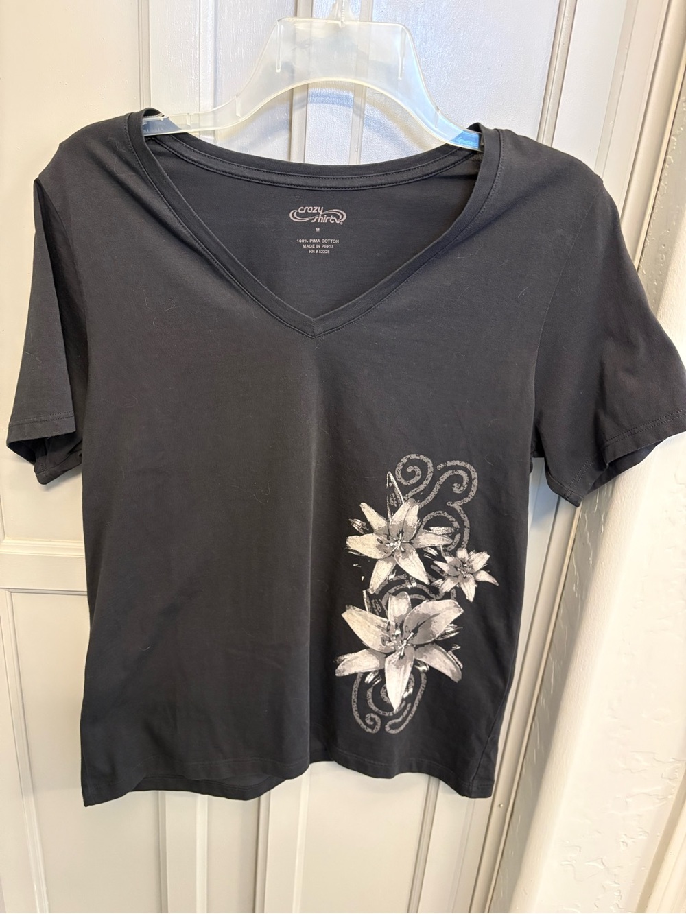 Crazy Shirts Hawaii Black V-neck T-Shirt